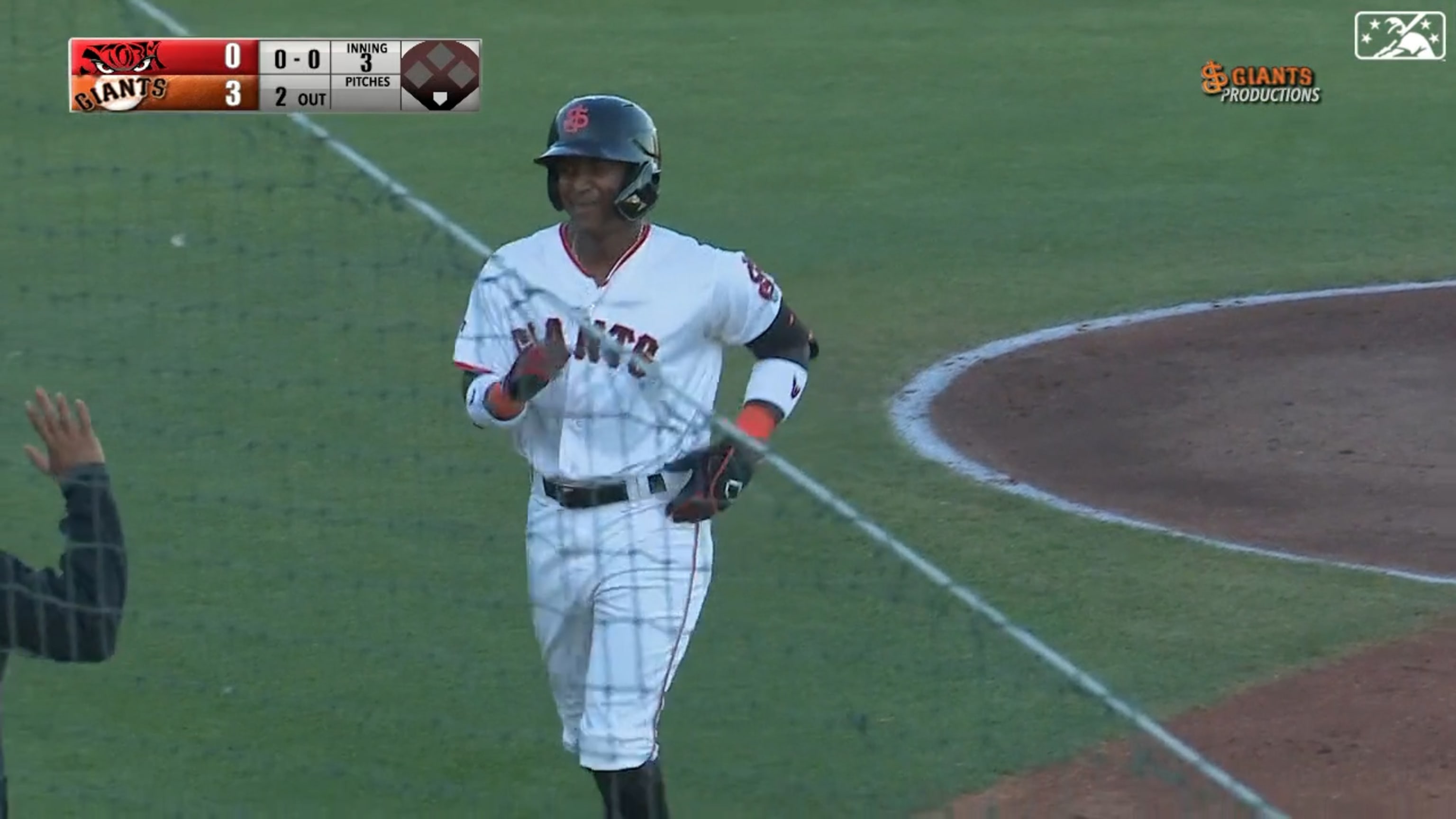 HR de Luciano a la banda contraria