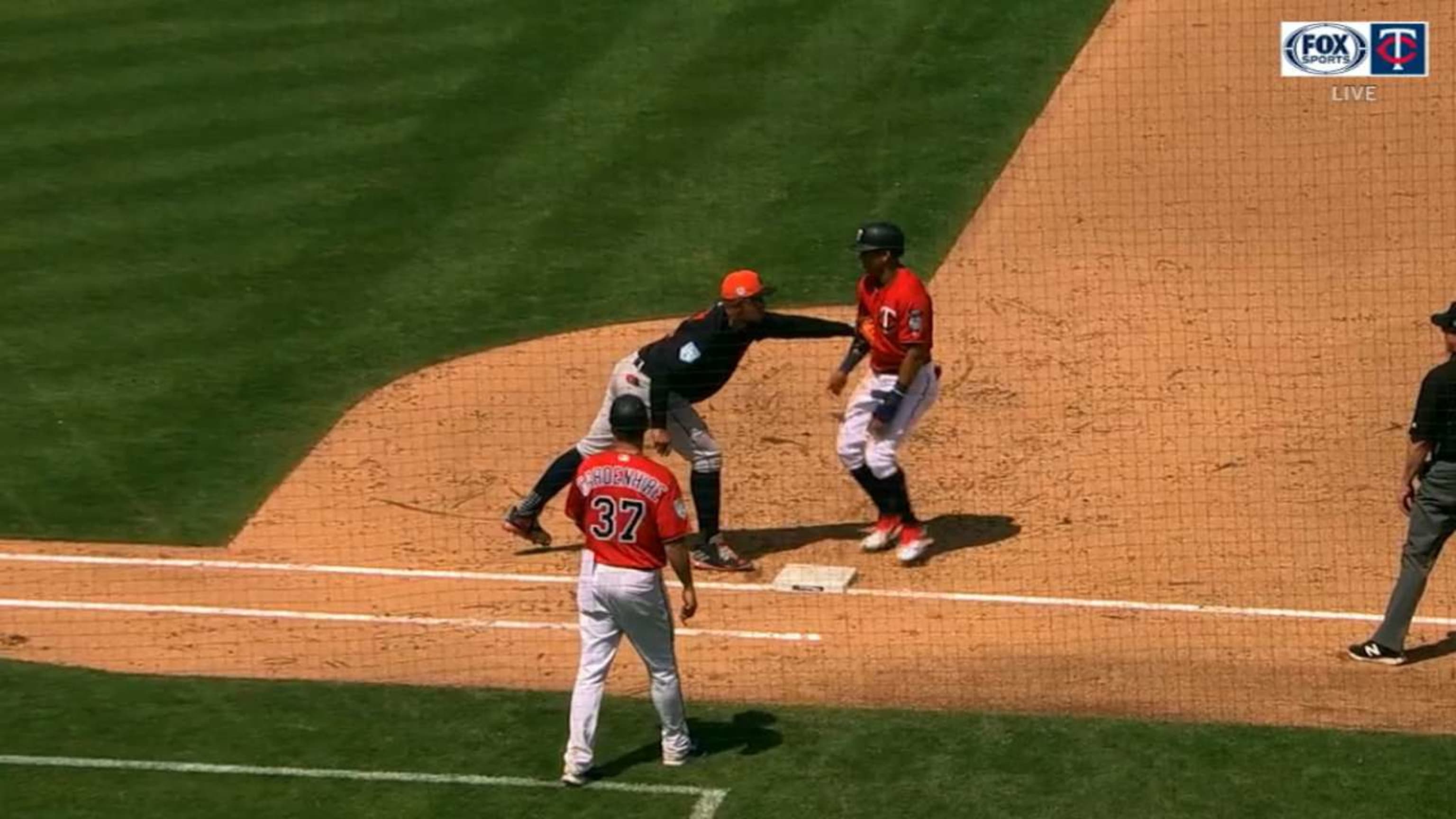 Miguel Cabrera pulled off the hidden ball trick MLB