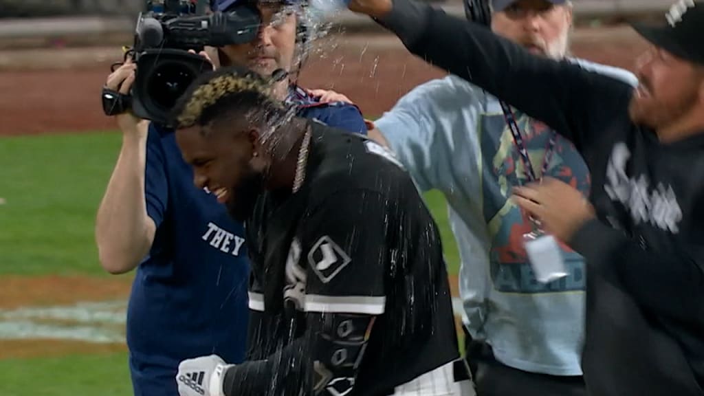 Luis Robert walks it off, 05/14/2022