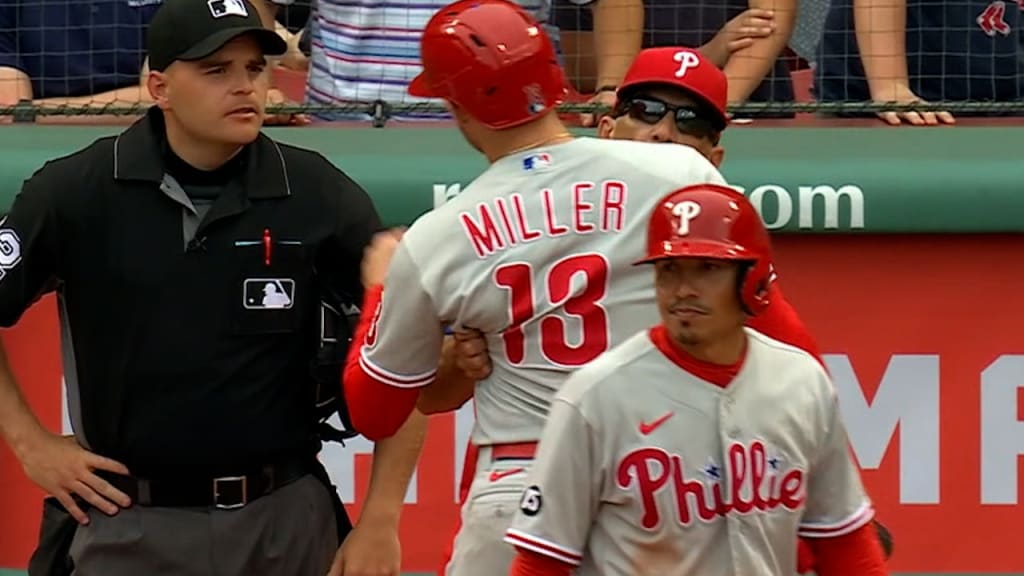 Brad Miller gets ejected in 9th, 07/11/2021