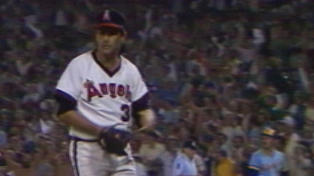 Tommy John's complete-game win, 10/05/1982