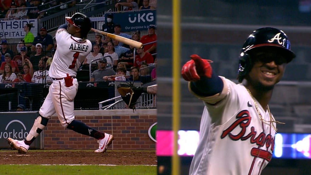 Albies walks it off in the 11th