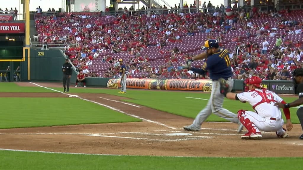 Rowdy Tellez's two-run double, 05/06/2022