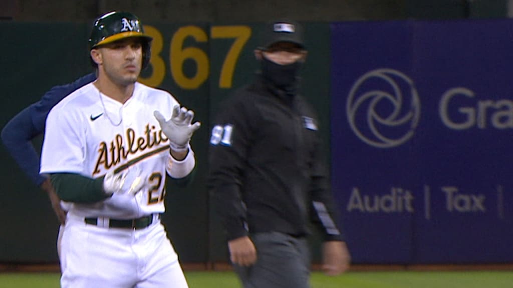 Laureano's game-tying RBI double