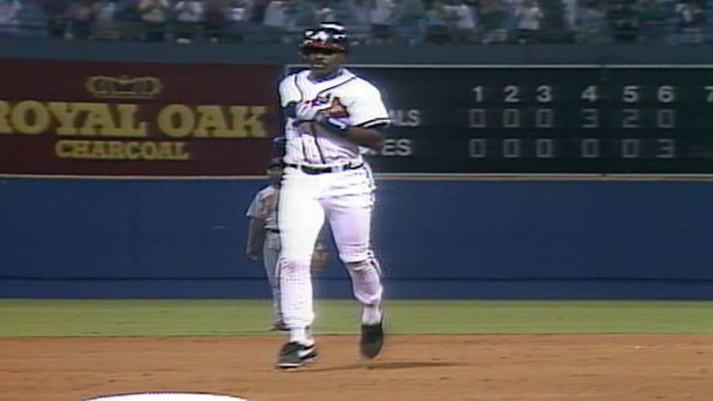McGriff homers in Braves debut 