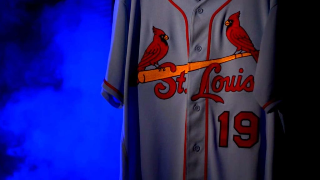 Cardinals Blue Jersey giveaway, 04/02/2019