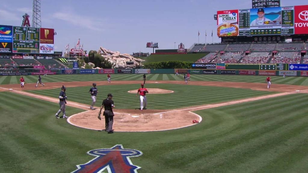 Haniger Scores On A Wild Pitch 07 29 18 Los Angeles Angels