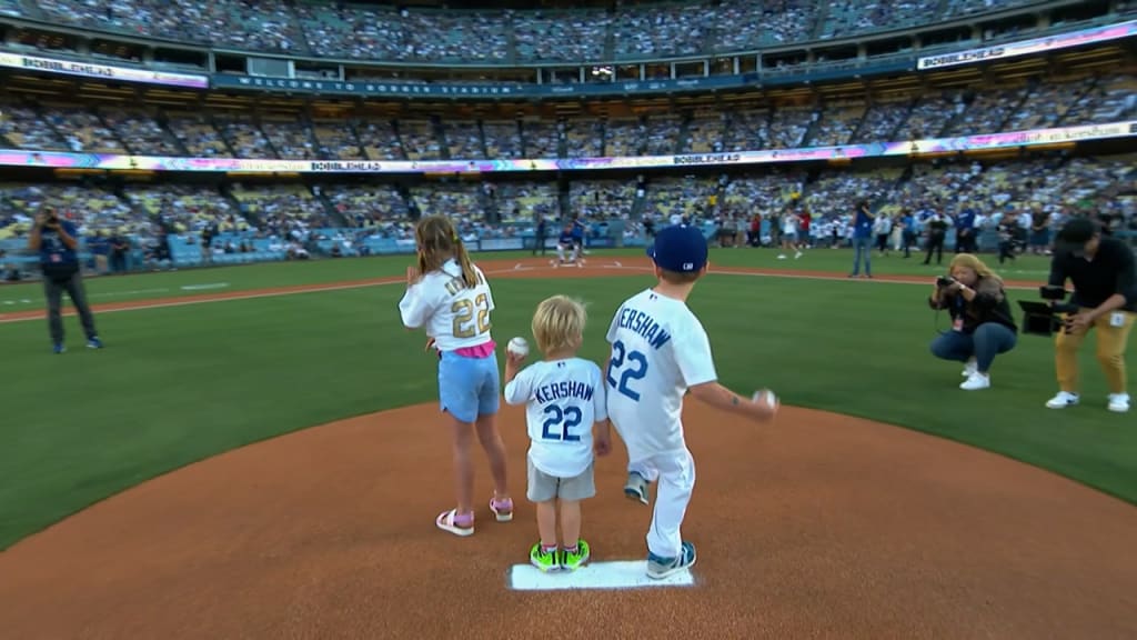 Preschooler throws first pitch at MLB game - Baseball Kid