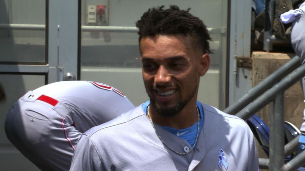 Video: Billy Hamilton made a ridiculous diving catch to end game
