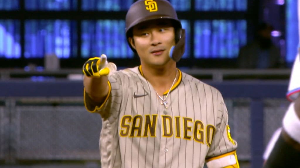 San Diego Padres on X: Mia made her way to the ballpark today to give Ha-Seong  Kim his grand slam ball, and the rest is history 🫶   / X
