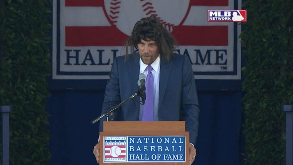 John Smoltz Wears a Wig During Baseball Hall of Fame Induction [VIDEO]