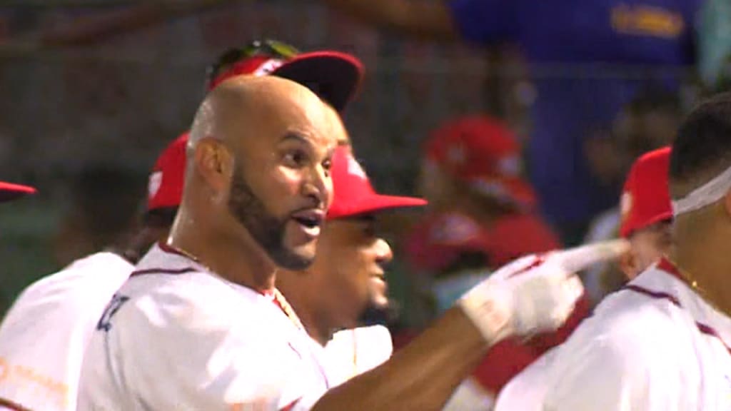 Albert Pujols walks it off in 10th