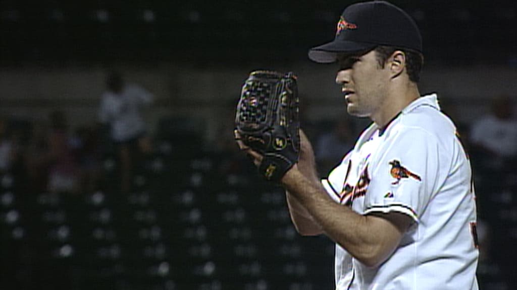 Mike Mussina K's 15 in one-hitter, 08/01/2000