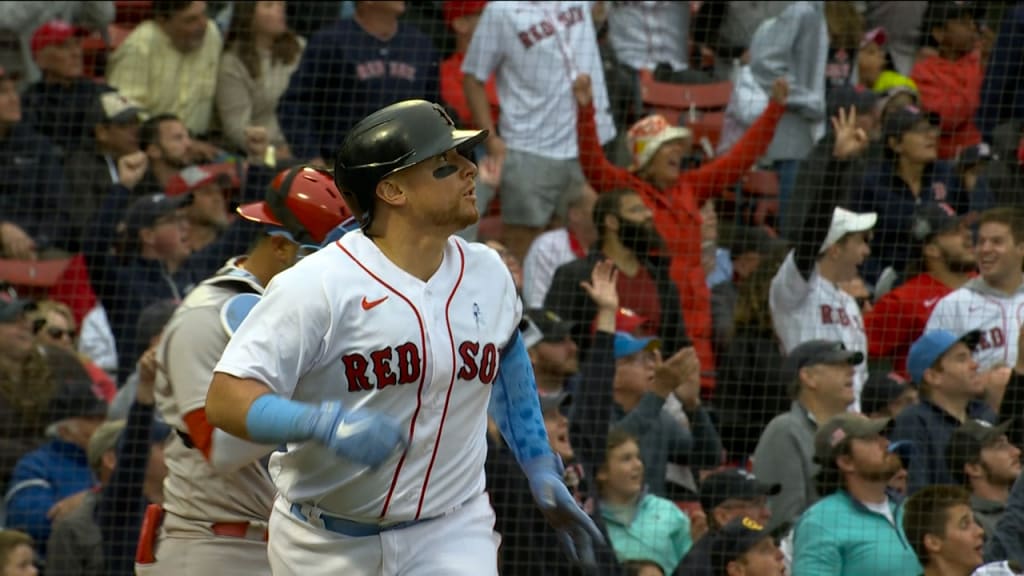 RED SOX WALK IT OFF! Christian Vázquez homers to win Game 3 of the ALDS at  Fenway! 