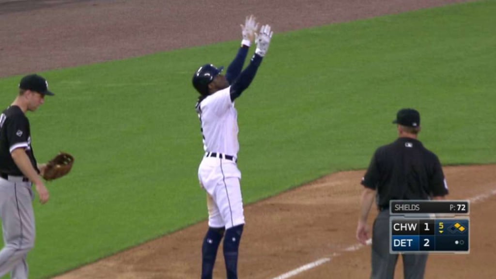 Maybin Larga Triple Impulsor Por La Linea De La Tercera 02 08 2016 Los Rays De Tampa Bay