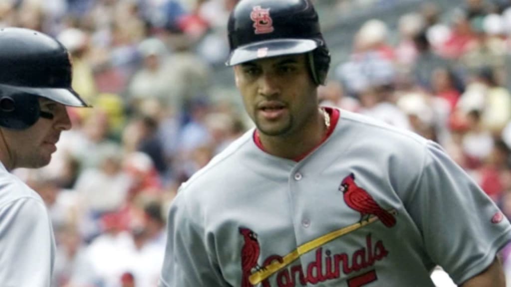 A look back at Pujols' historic 2001 rookie season 