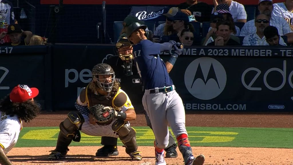 WATCH: Mariners' Julio Rodríguez blasts first career MLB home run 450 feet  vs. Marlins 