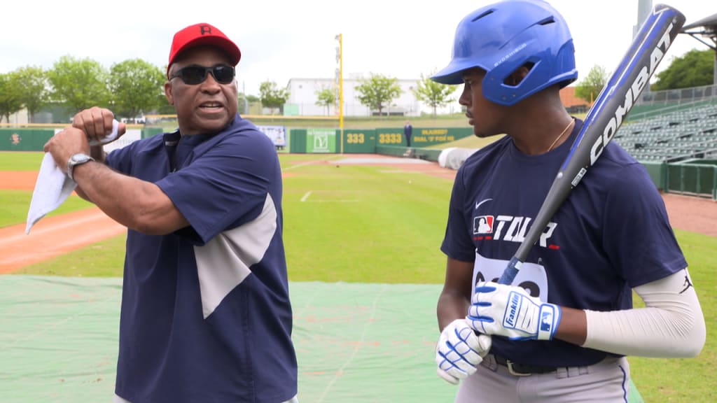 Lending a Hand - Hank Aaron Invitational 2022