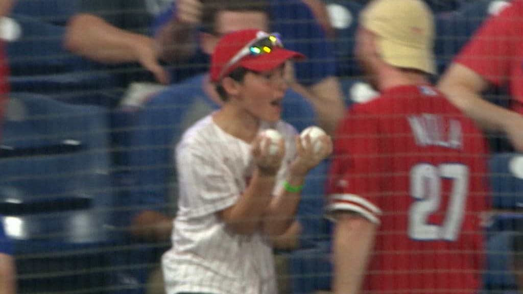 Marlins fan gets hit in crotch by home run ball 