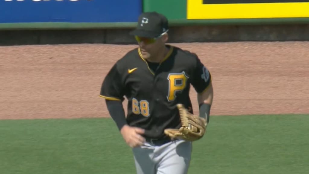 Jake Elmore's running catch | 02/23/2020 | Pittsburgh Pirates