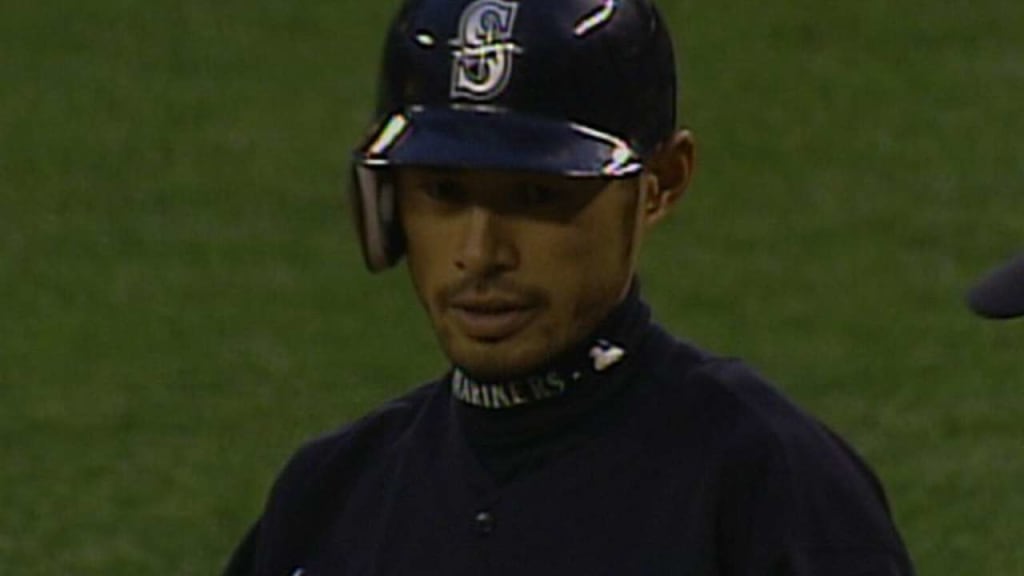 DET@SEA: Ichiro records his 2,000th professional hit | 05/21