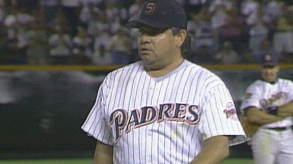 Valenzuela gets win in Mexico, 08/16/1996