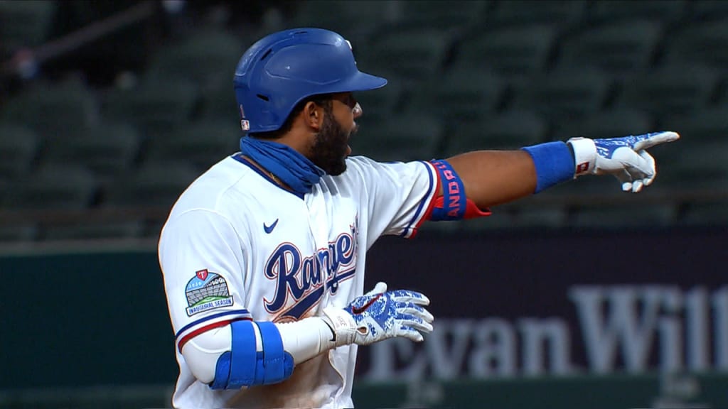 Elvis Andrus remolca dos