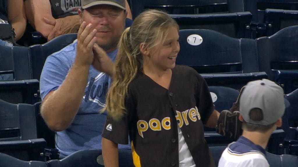 Fan tosses ball to young girl, 08/16/2018