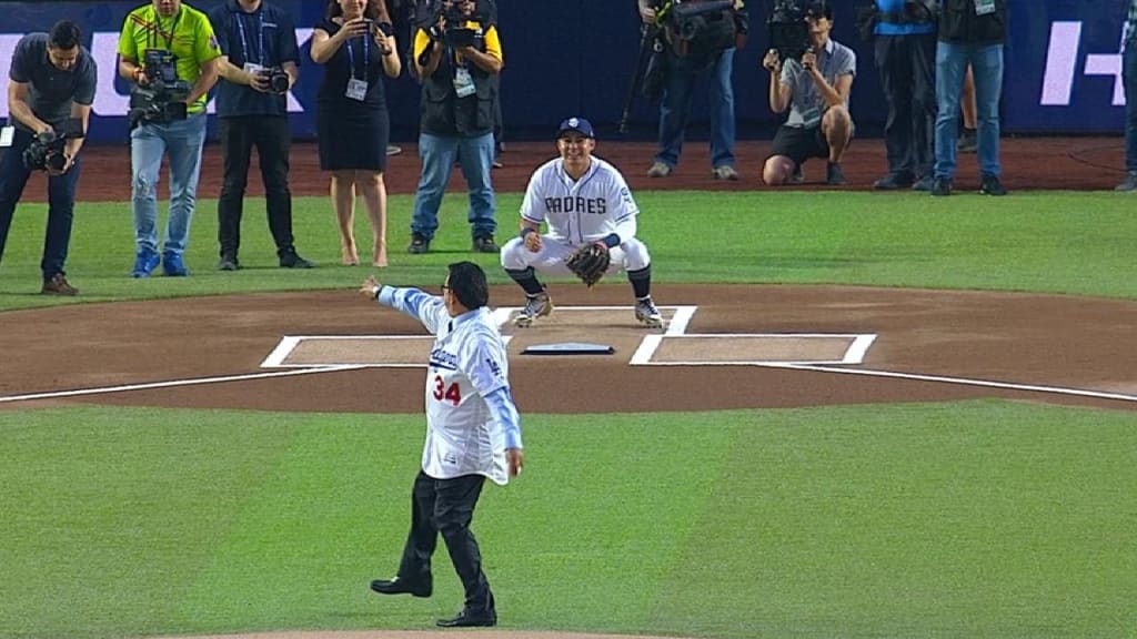 Fernando Valenzuela's first pitch, 08/11/2023