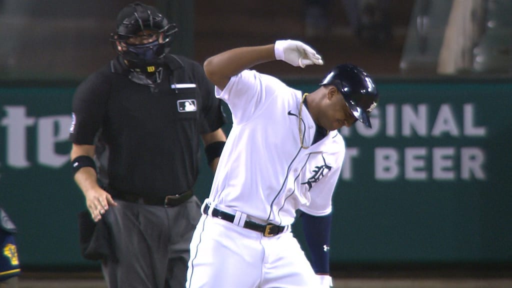 Jonathan Schoop Exits With Injury 09 08 2020 Detroit Tigers