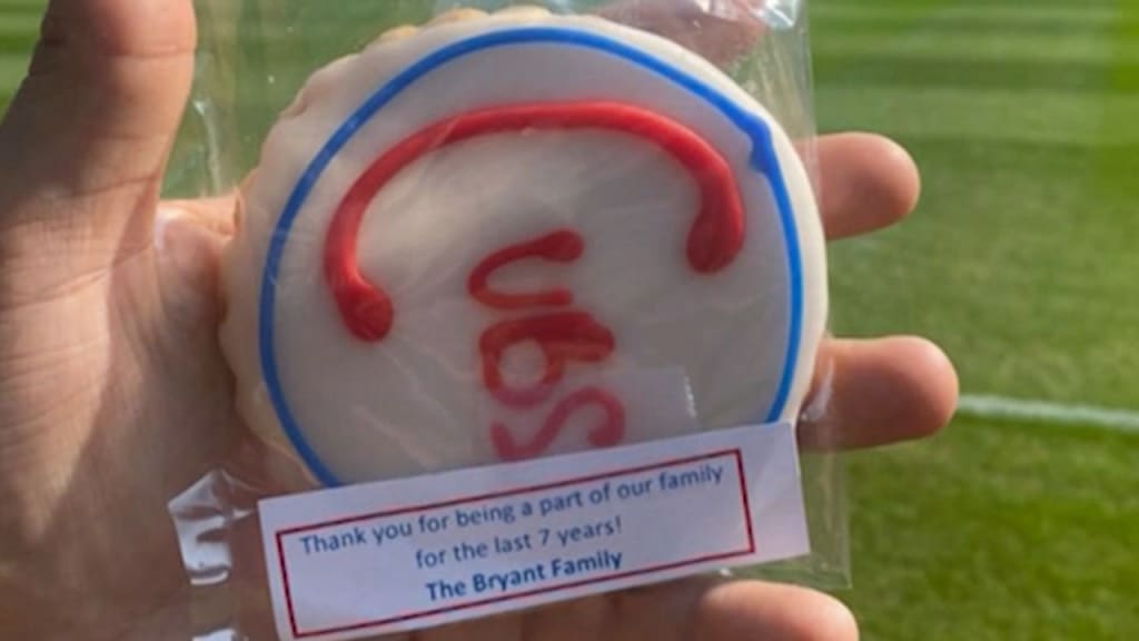 Kris Bryant's family hands out handmade cookies to Wrigley Field employees