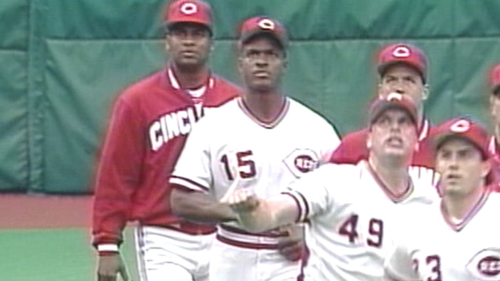 Dibble throws ball after last out, 04/28/1991