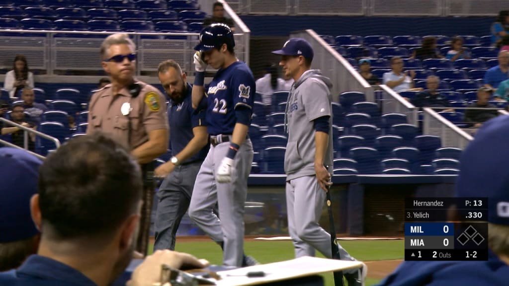 Christian Yelich fractures right knee cap on foul ball, will miss