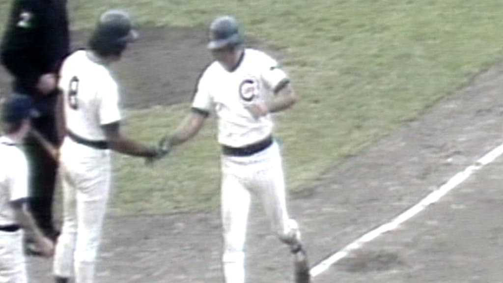 Ron Santo homers for 2,000th hit, 08/28/1972