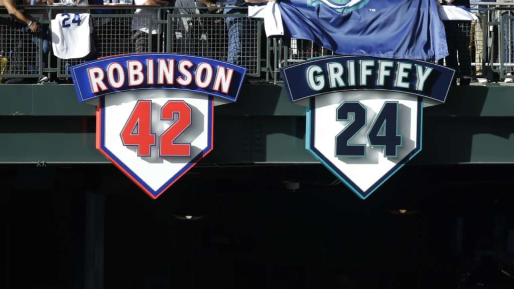 mariners jersey numbers