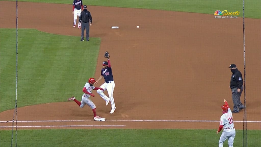 Phil Gosselin scores on error