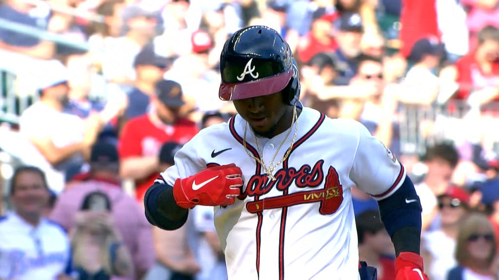 Ozzie Albies' two-run homer, 05/22/2021