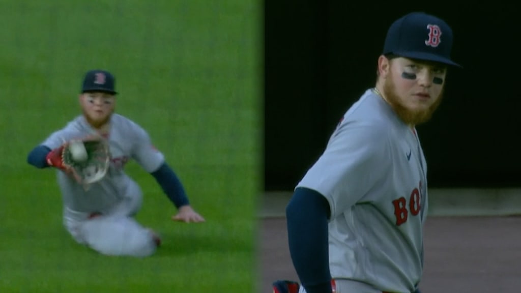 Alex Verdugo's sweet diving stop