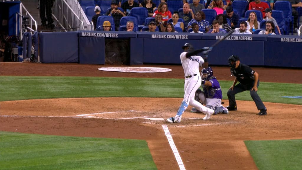 Jorge Soler was surprised to see that he hit this ball out ¯\_(ツ)_/¯ 🎥:  @marlins