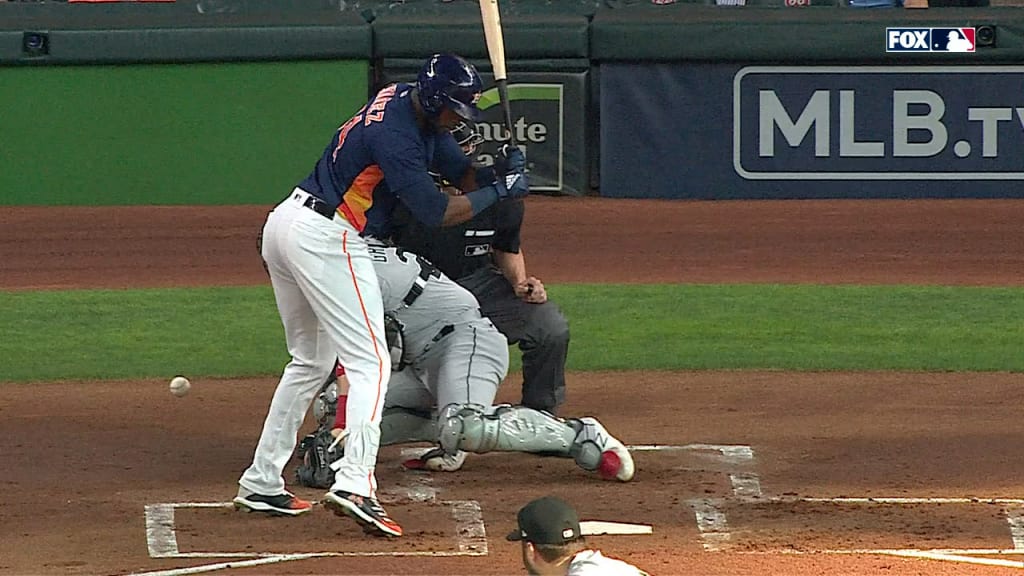 Altuve scores on a wild pitch