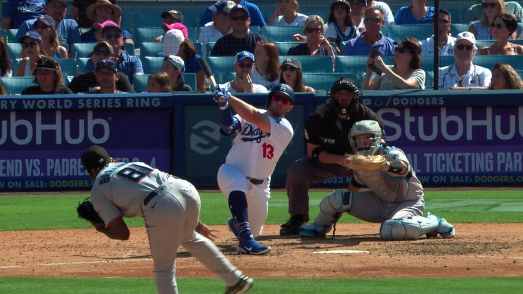 Max Muncy's solo homer (32), 08/31/2023