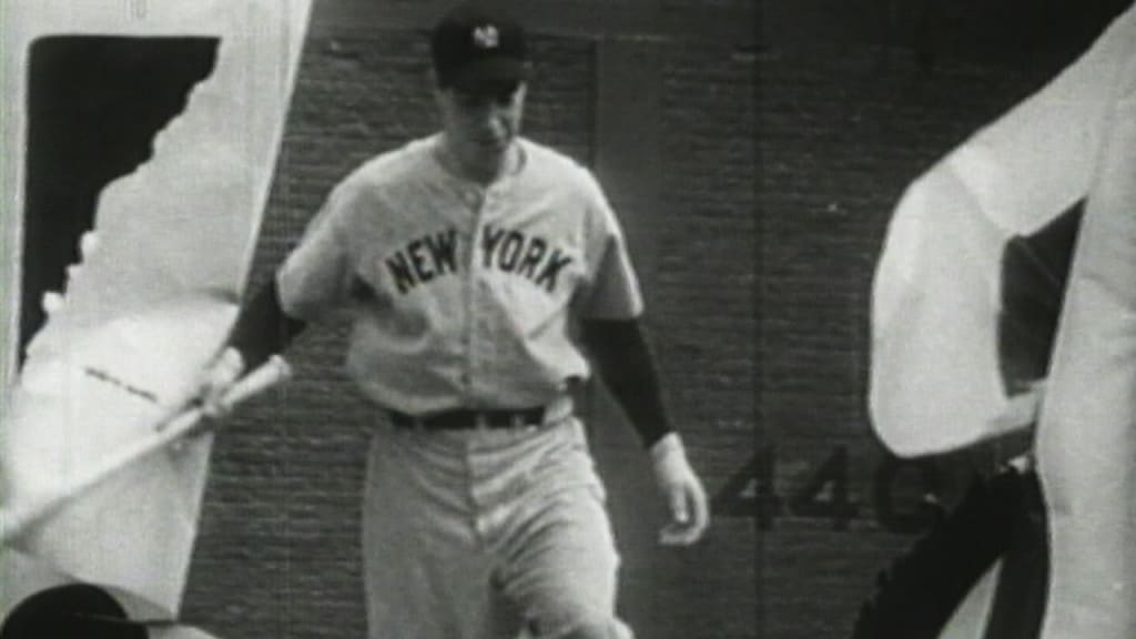 Lot Detail - Early 1940s Joe DiMaggio New York Yankees Game-Used Home  Pinstripe Flannel Jersey (Possibly Worn In '41—The 56-Game Hitting Streak,  MVP & World Championship Season)