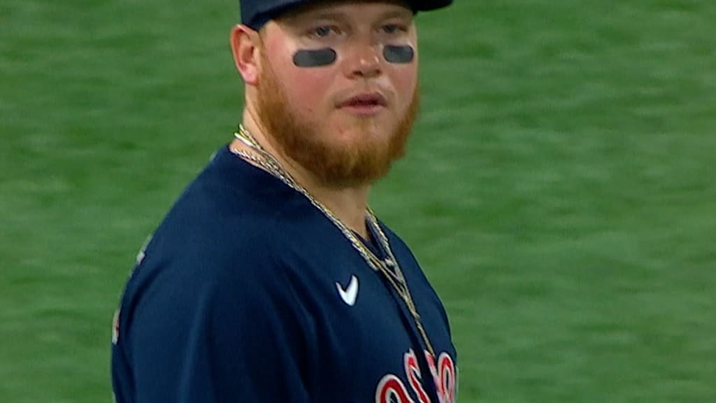 Red Sox OF Alex Verdugo explains why he wears special Boston chain
