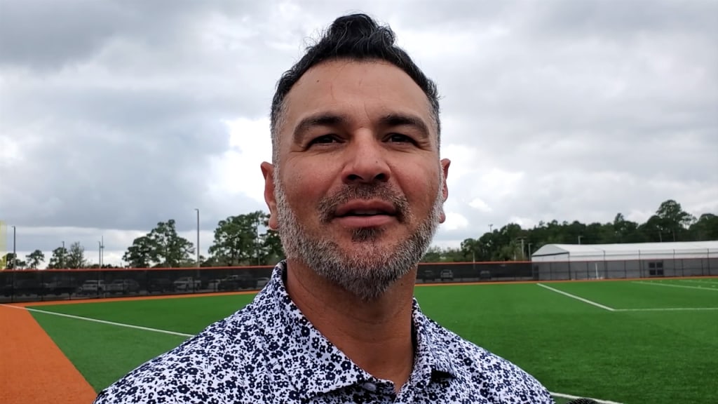 Report: Mets to promote Eric Chavez to bench coach, Jeremy Barnes to