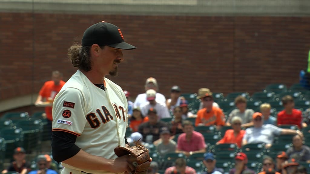 Giants' Samardzija fans 5 in 3 innings, Dodgers win 5-2