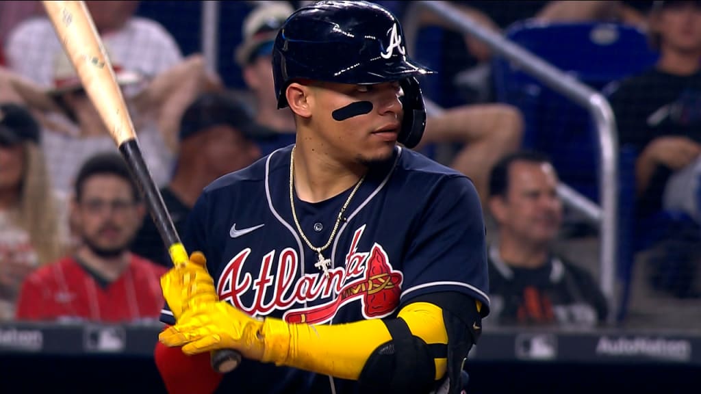 Atlanta Braves' William Contreras takes batting practice before a