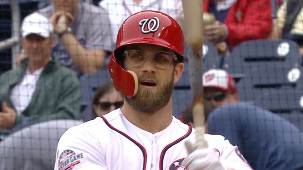 Bryce Harper wears glasses in makeup game