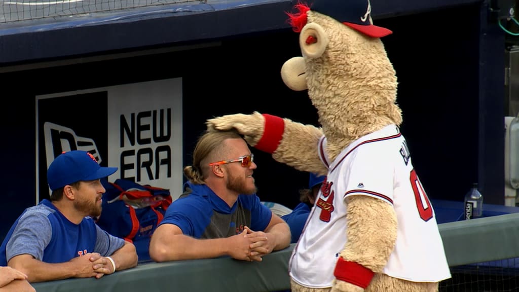 Blooper messes with Thor, 04/11/2019