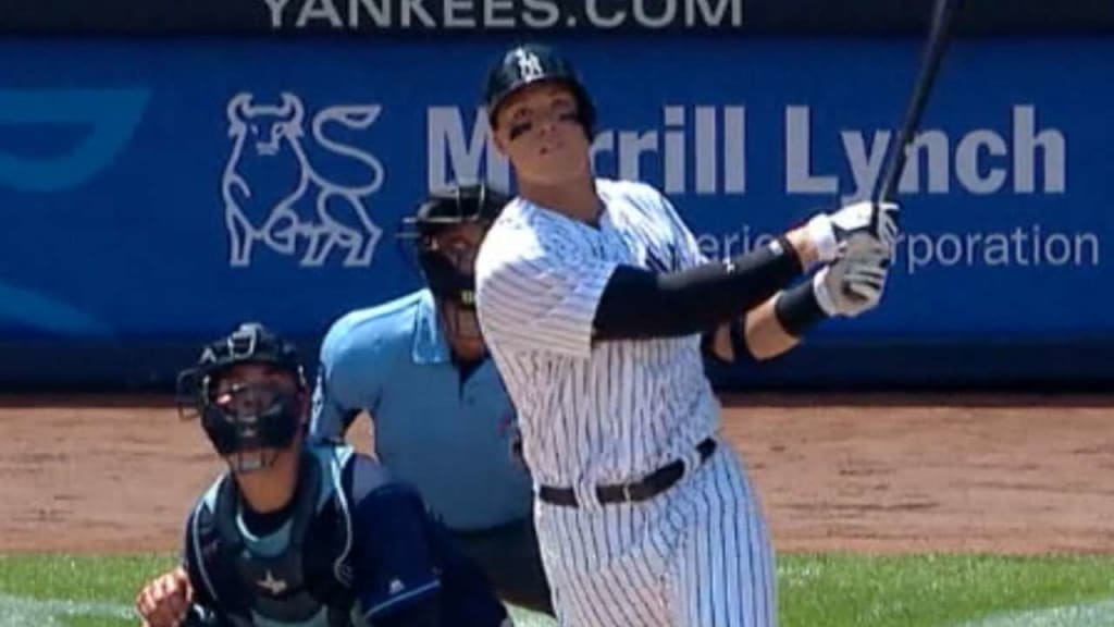 The 10 best jokes made about 6-foot-7 Aaron Judge standing next to