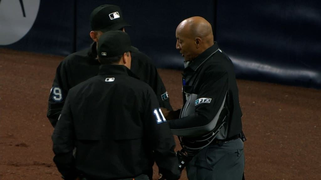 ftx on baseball umpires uniform